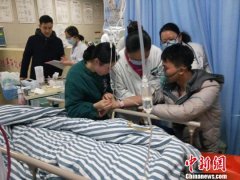  浙江衢州20多位医护人员的“独特跨年 